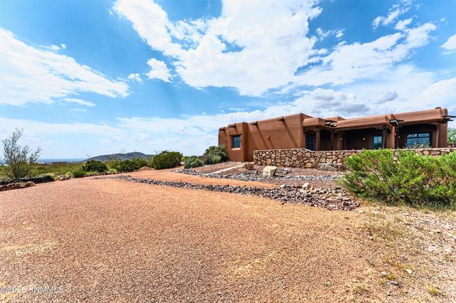 3940 Loma Bella Drive, Las Cruces, NM 88011
