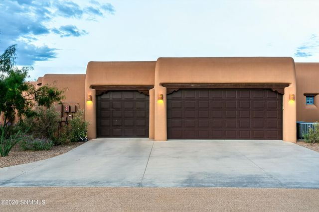 3940 Loma Bella Drive, Las Cruces, NM 88011