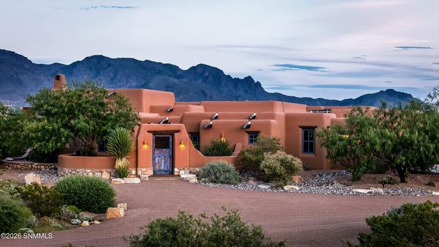 3940 Loma Bella Drive, Las Cruces, NM 88011