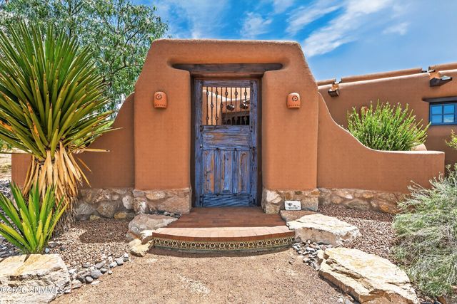 3940 Loma Bella Drive, Las Cruces, NM 88011