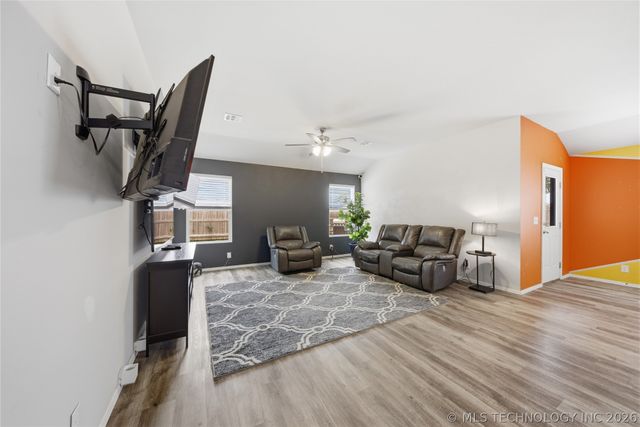 10014 E 106th Court North N, Owasso, OK 74055