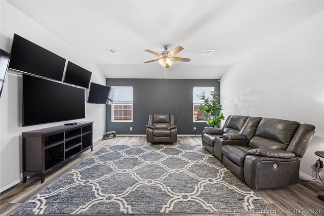 10014 E 106th Court North N, Owasso, OK 74055