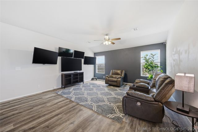 10014 E 106th Court North N, Owasso, OK 74055