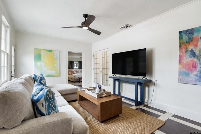 1403 S Robertson, Tyler, TX 75701