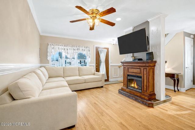 35 Bay Avenue, North Middletown, NJ 07748
