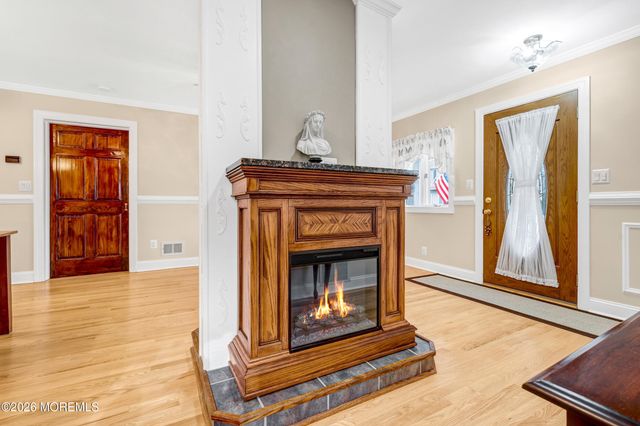 35 Bay Avenue, North Middletown, NJ 07748