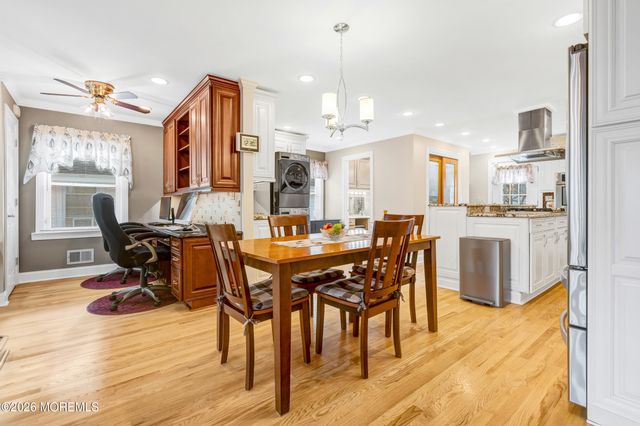 35 Bay Avenue, North Middletown, NJ 07748