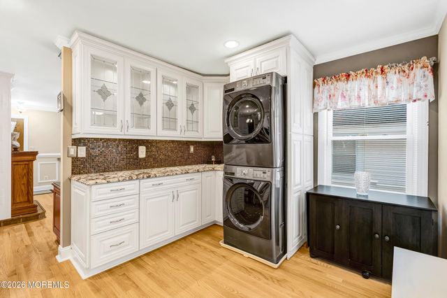 35 Bay Avenue, North Middletown, NJ 07748