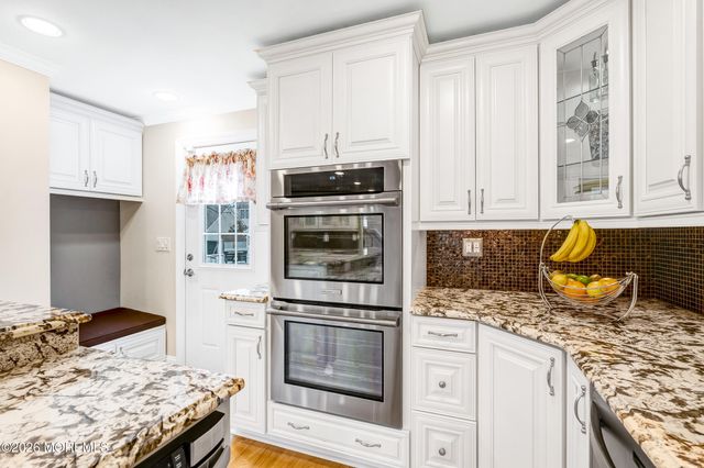 35 Bay Avenue, North Middletown, NJ 07748