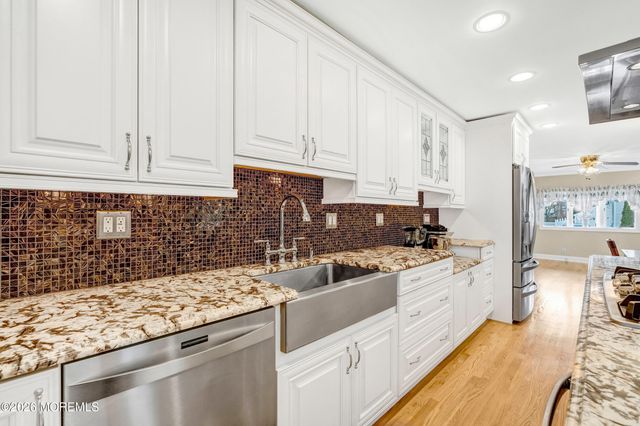 35 Bay Avenue, North Middletown, NJ 07748