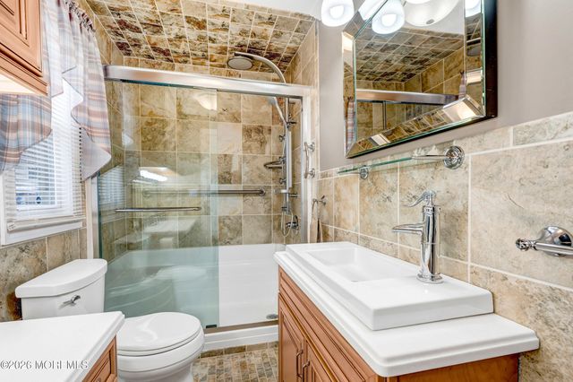 35 Bay Avenue, North Middletown, NJ 07748