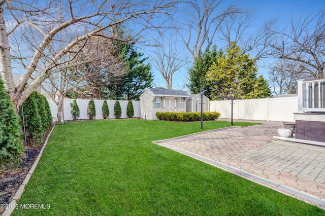 35 Bay Avenue, North Middletown, NJ 07748