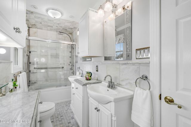 35 Bay Avenue, North Middletown, NJ 07748