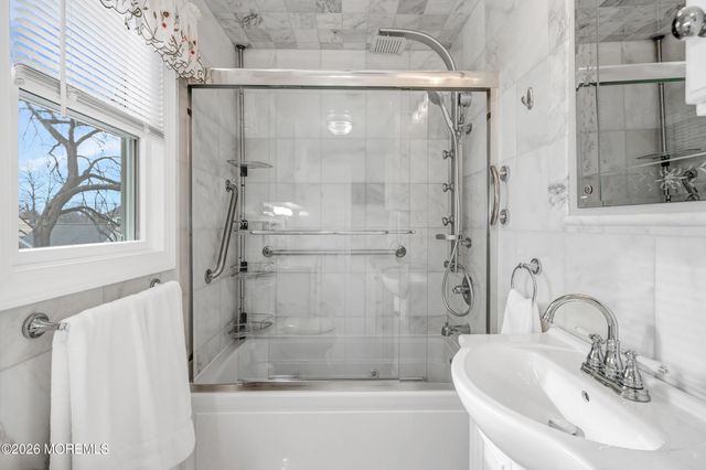35 Bay Avenue, North Middletown, NJ 07748