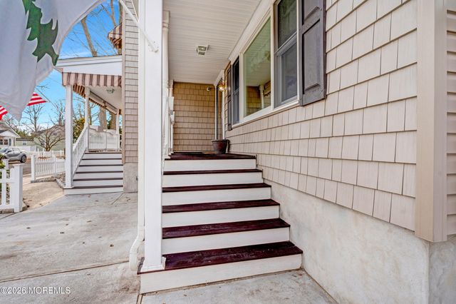 35 Bay Avenue, North Middletown, NJ 07748
