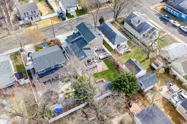 35 Bay Avenue, North Middletown, NJ 07748