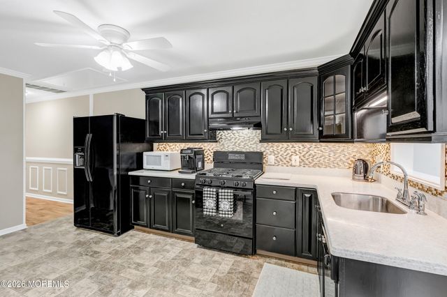 35 Bay Avenue, North Middletown, NJ 07748