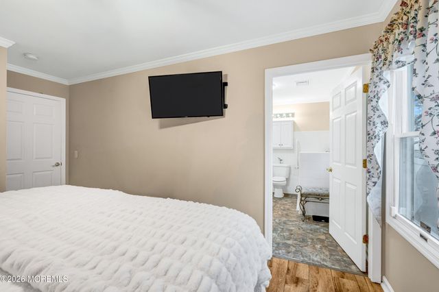 35 Bay Avenue, North Middletown, NJ 07748