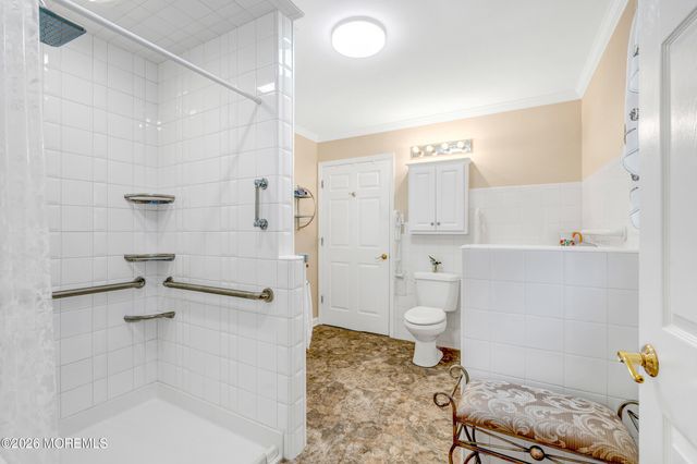 35 Bay Avenue, North Middletown, NJ 07748