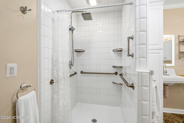 35 Bay Avenue, North Middletown, NJ 07748