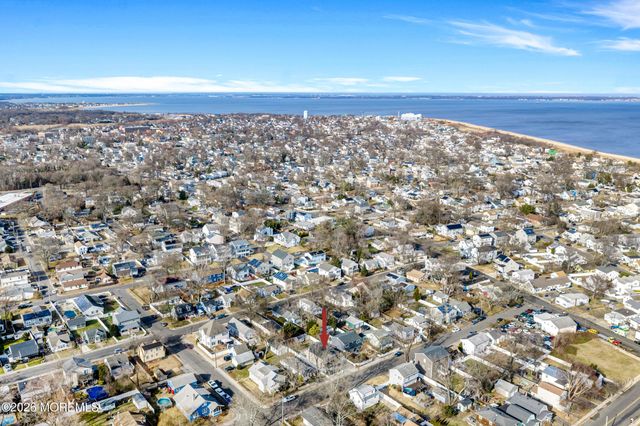 35 Bay Avenue, North Middletown, NJ 07748