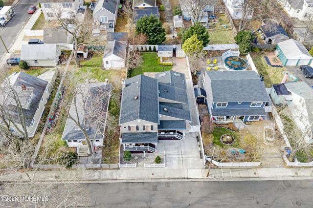 35 Bay Avenue, North Middletown, NJ 07748