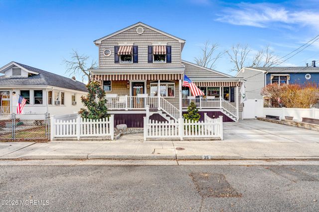 35 Bay Avenue, North Middletown, NJ 07748