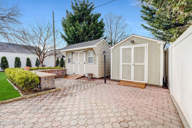 35 Bay Avenue, North Middletown, NJ 07748