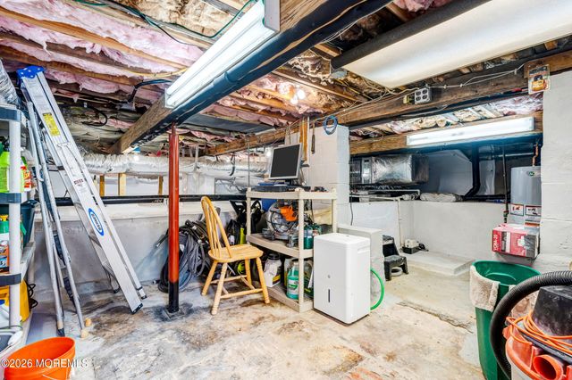 35 Bay Avenue, North Middletown, NJ 07748