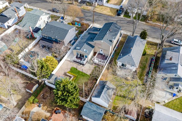 35 Bay Avenue, North Middletown, NJ 07748