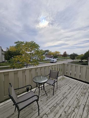 216 WHITEWOOD Drive, Streamwood, IL 60107