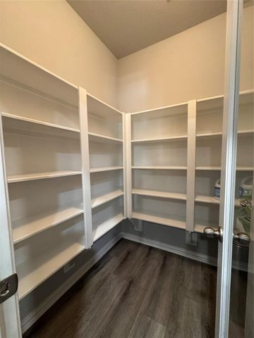 209 Meadow Ridge Way, Clute, TX 77531