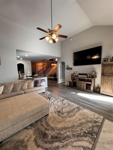 209 Meadow Ridge Way, Clute, TX 77531