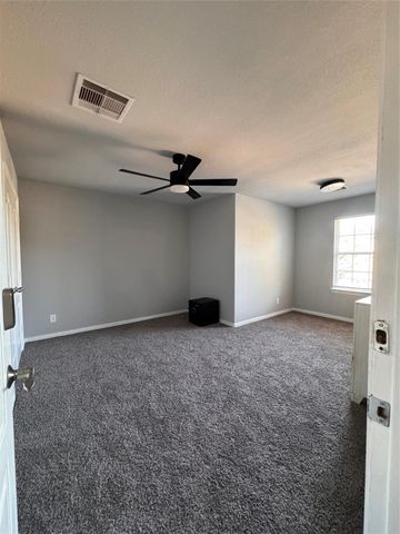 209 Meadow Ridge Way, Clute, TX 77531