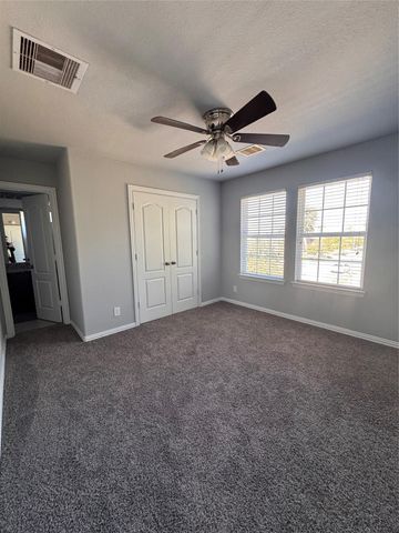 209 Meadow Ridge Way, Clute, TX 77531