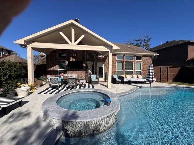 209 Meadow Ridge Way, Clute, TX 77531