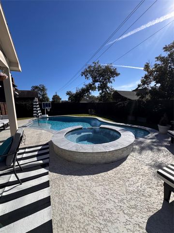 209 Meadow Ridge Way, Clute, TX 77531