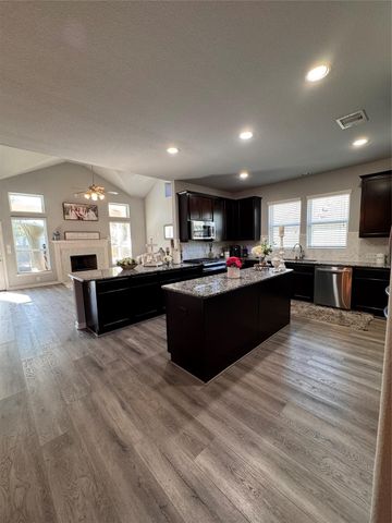 209 Meadow Ridge Way, Clute, TX 77531