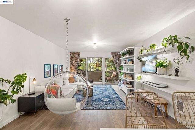 955 Shorepoint Ct 100, Alameda, CA 94501