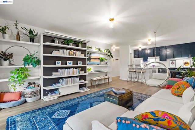 955 Shorepoint Ct 100, Alameda, CA 94501