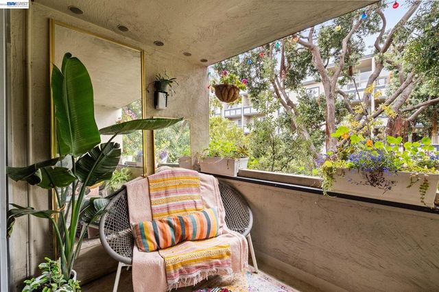 955 Shorepoint Ct 100, Alameda, CA 94501