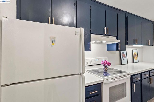 955 Shorepoint Ct 100, Alameda, CA 94501