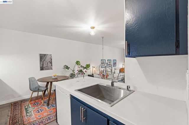 955 Shorepoint Ct 100, Alameda, CA 94501