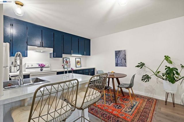 955 Shorepoint Ct 100, Alameda, CA 94501