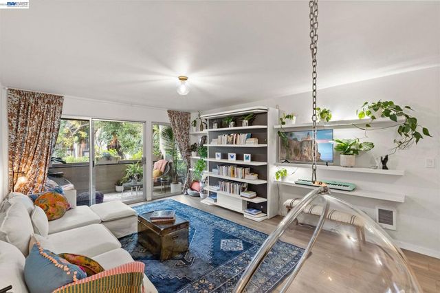 955 Shorepoint Ct 100, Alameda, CA 94501