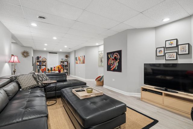 10187 Frankfort Main, Frankfort, IL 60423