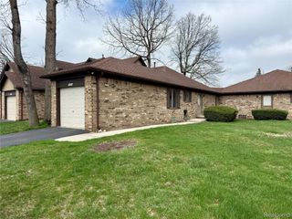 3793 Heritage Parkway, Dearborn, MI 48124