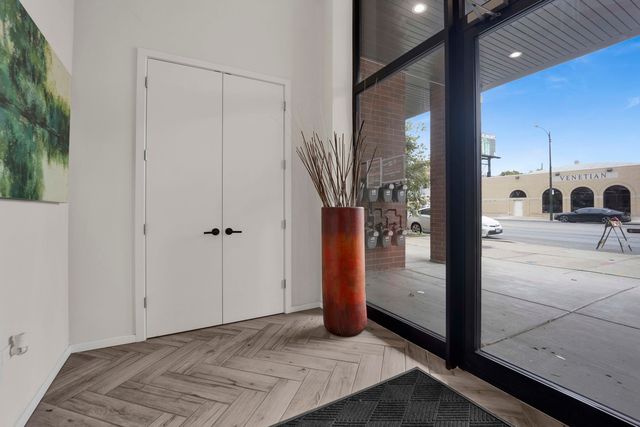 522 N Western Avenue 303, Chicago, IL 60612
