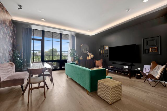 522 N Western Avenue 303, Chicago, IL 60612