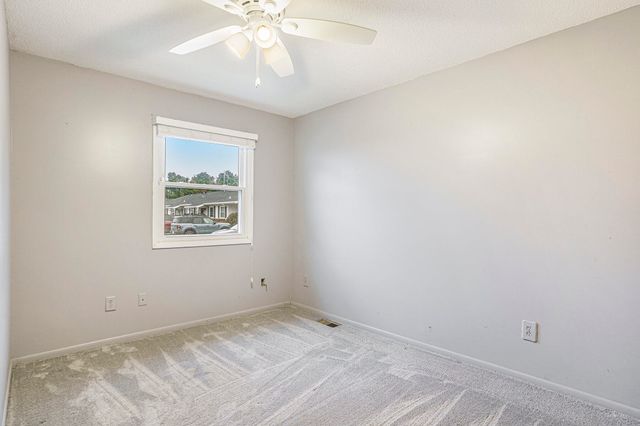 7425 Boulder Bluff 112, Georgetown Twp, MI 49428